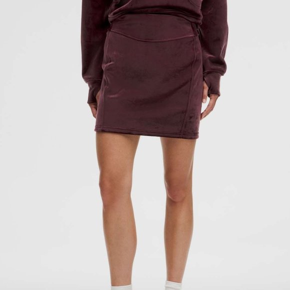 Lululemon Scuba Mid-Rise Mini Skirt *Velvet Cord - Picture 1 of 3